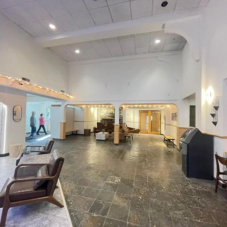 Windtower Lodge Queen Bed Suite-Ugparking&Walking2Dt Canmore Luaran gambar