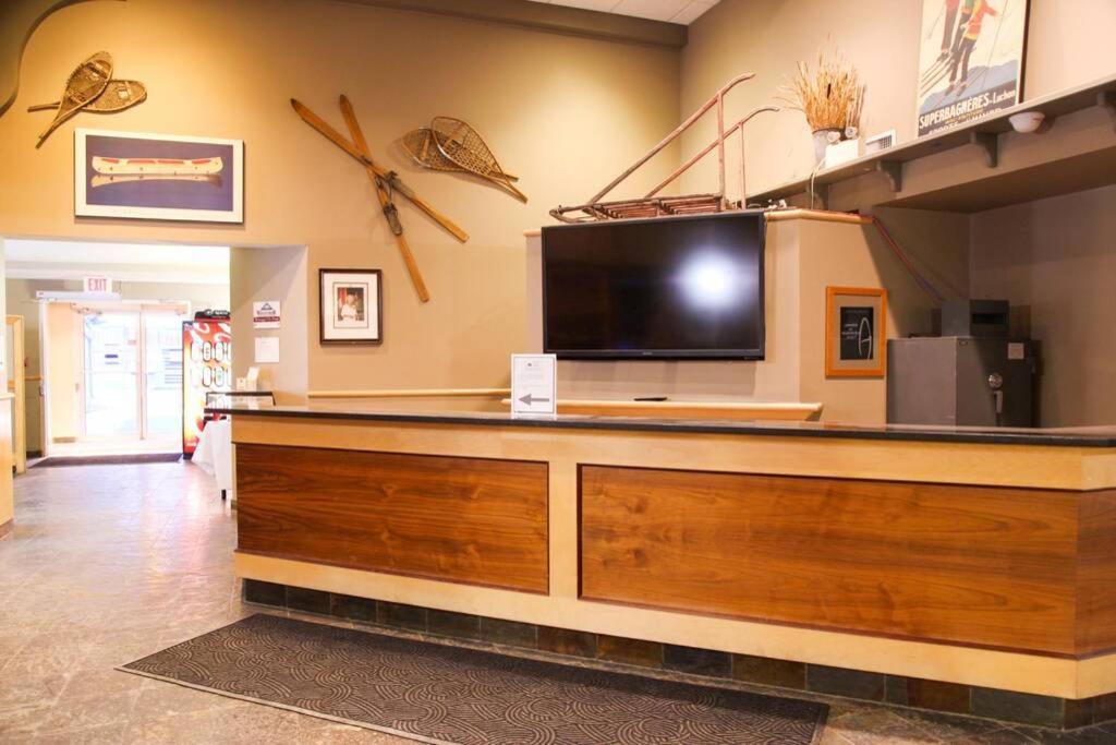 Windtower Lodge Queen Bed Suite-Ugparking&Walking2Dt Canmore Luaran gambar